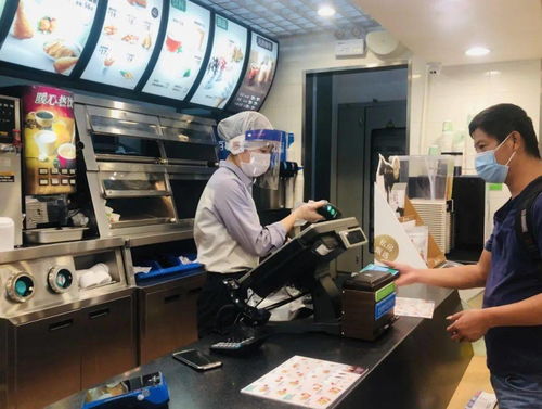 乌鲁木齐国际机场 疫情防控与个人商务服务两手抓